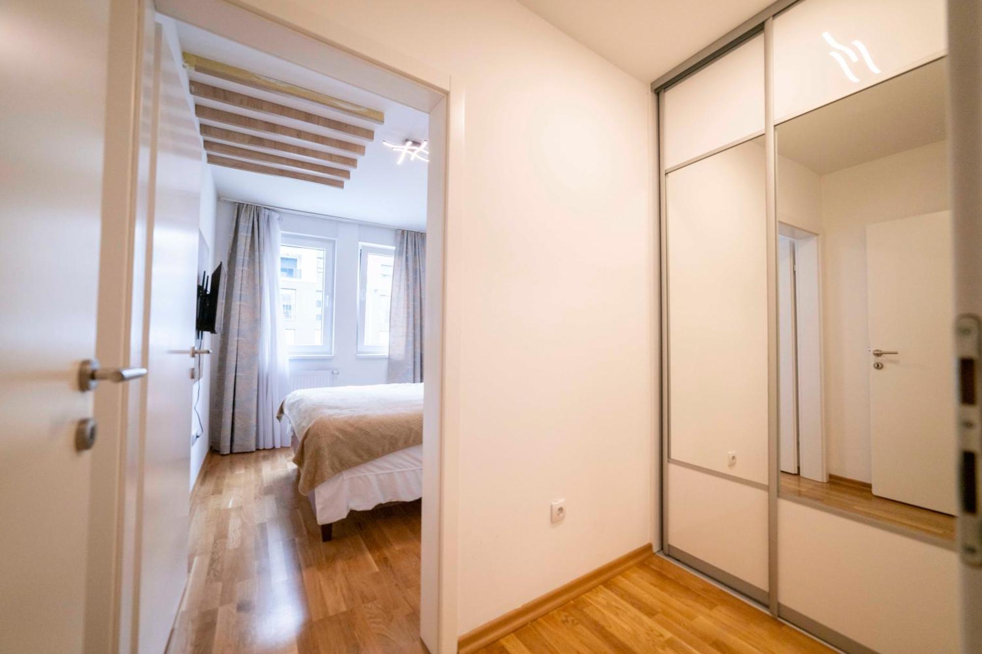 Apartment 5 Star Lukavica Luaran gambar