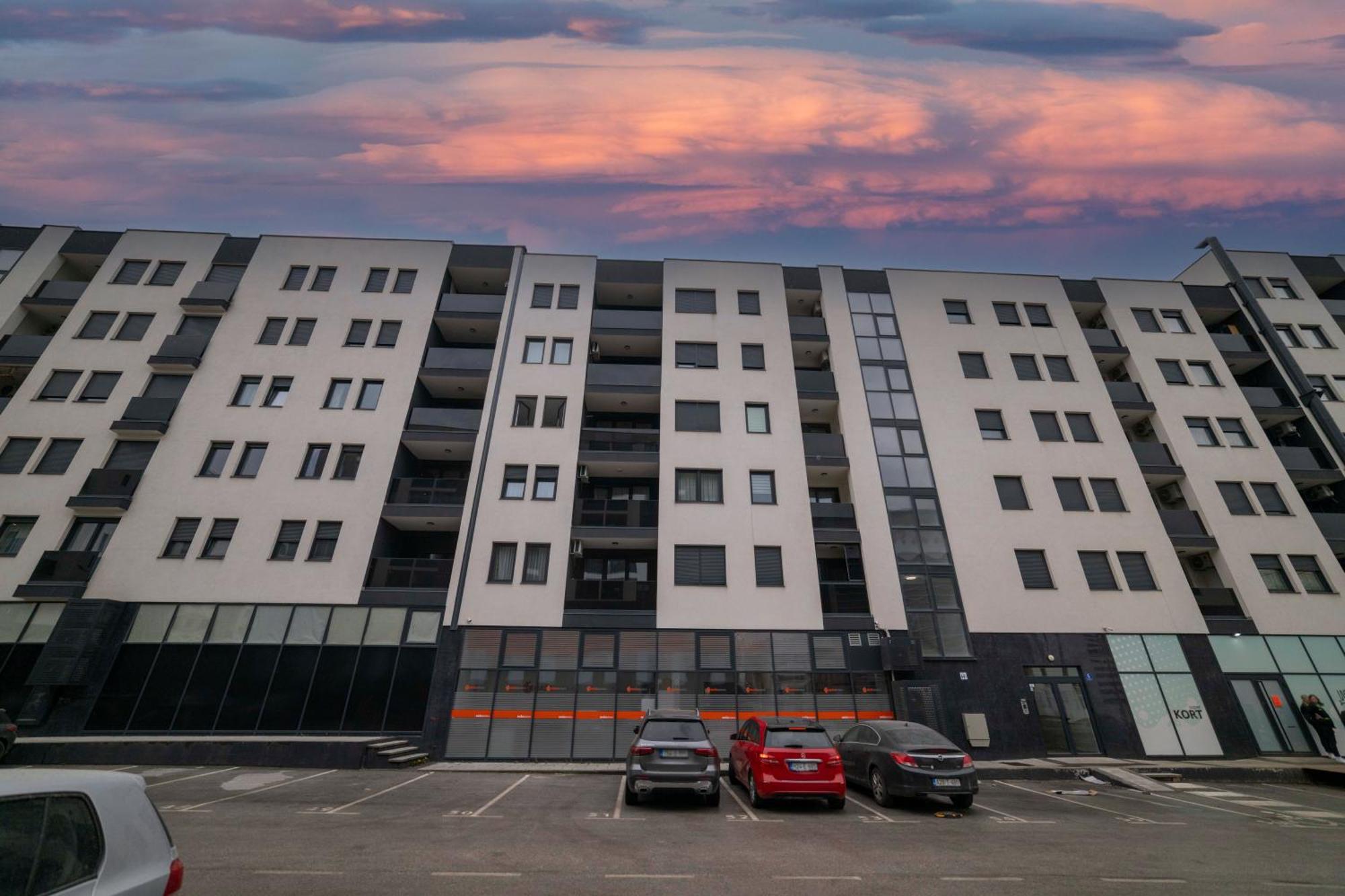 Apartment 5 Star Lukavica Luaran gambar