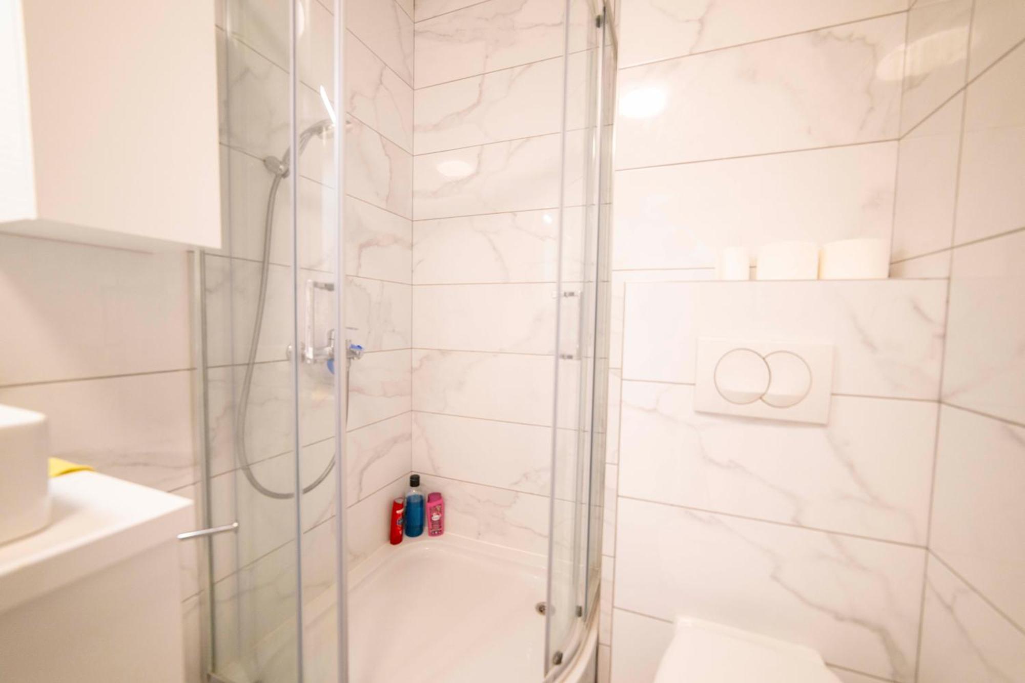 Apartment 5 Star Lukavica Luaran gambar